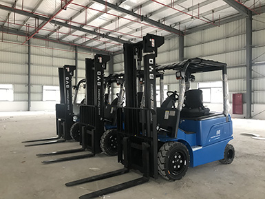 感謝蔡總的大力支持，再次購(gòu)買3+1臺(tái)比亞迪叉車，祝：生意興隆！